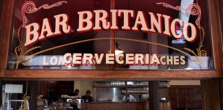 Reabrió el histórico Bar Británico, un clásico de San Telmo