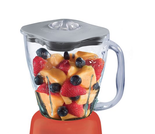 Oster presenta sus nuevas licuadoras de colores y propone recetas inspiradoras