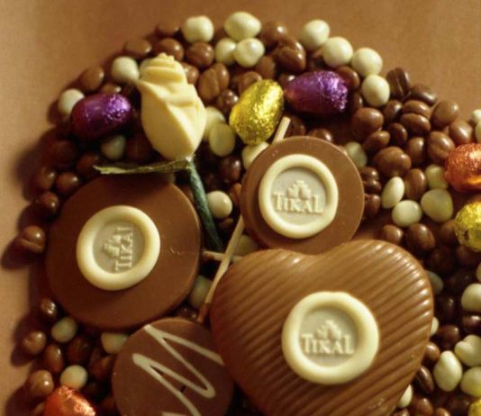 Bombones de frutas: el arte del chocolate y la frescura del verano