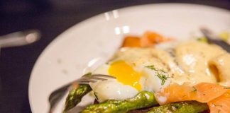 La innovación llegó a la cocina: ahora el huevo se come a 63º