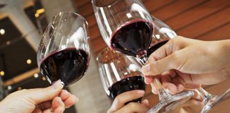 «Acuerdo Sodeado»: la propuesta de Toro para no privarse de tomar un vino