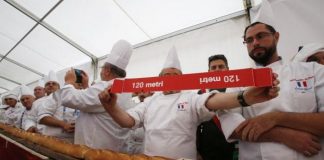 Récord Guiness para la baguette más larga del mundo