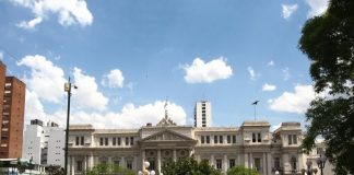 Proponen crear un polo gastrónomico bajo la Plaza Houssay