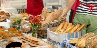 Noche de Carnaval en el Petit Mercado de delicias francesas