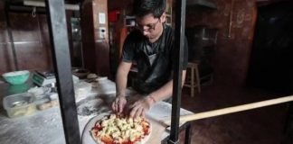 Con su grande de mollejas un argentino se consagró campeón mundial de la pizza