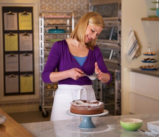 Editan el primer libro de repostería en español de Anna Olson