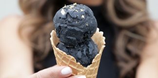 Helado negro, la última tendencia del verano americano