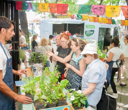 Sabe la Tierra presentó su versión itinerante en Balvanera y Las Cañitas