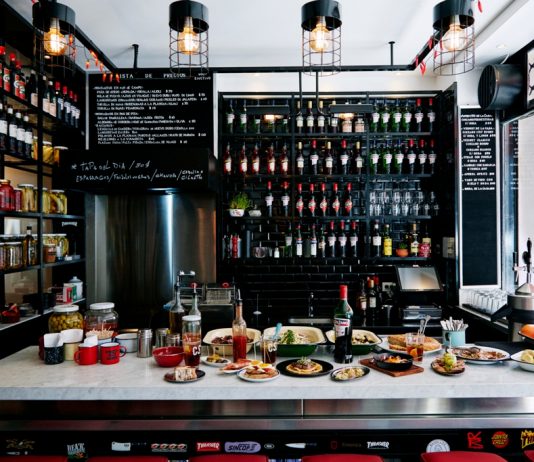 Lele Cristobal inauguró CSJ La Vemutería en San Telmo