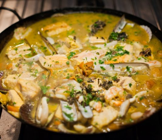 Gran Paella solidaria en Puerto Madryn por Semana Santa