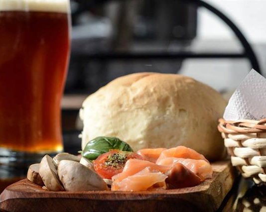 5 librerías con restaurante para disfrutar de comer y leer