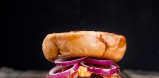 Mi Barrio presenta la burger de agosto: Burger Caseros by Burger Kid