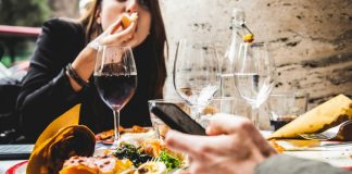 “Cena sin pantallas”, una campaña que impulso el uso responsable de internet