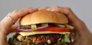 Una ley prohibe nombrar alimentos veganos con nombres carnívoros
