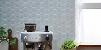 Barista en casa: conocé la máquina de café expreso con molinillo integrado