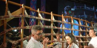 Tandil lo hizo de nuevo y presentó el salame más largo del mundo