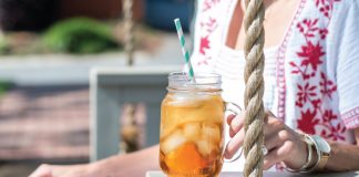 Terma celebra la primavera con solidaridad y flor de premio