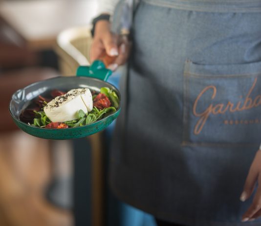 Abrió Garibaldi, sabores mediterráneos con vista al río