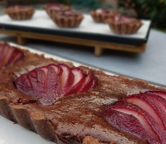 Chocolate y peras al malbec: el postre ideal para una merienda fresca y elegante