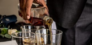 The Temple Bar: Bodegas Bianchi presenta su primer whiskey