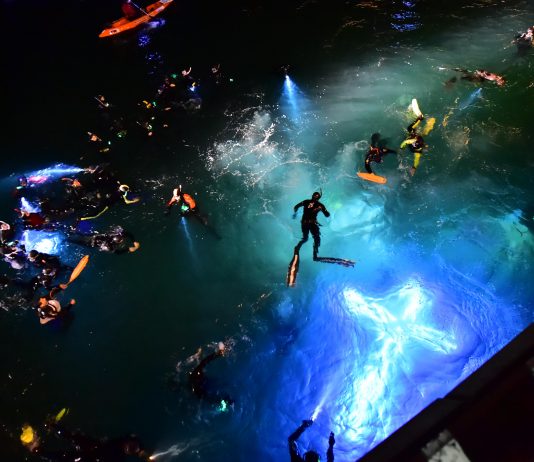 Vía Crucis Submarino en Puerto Madryn: una tradición que no pierde vigencia