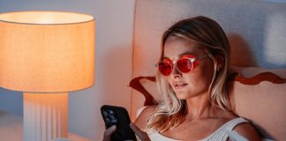 Lentes de colores: ¿Moda o una cuestión de salud? lentes de colores