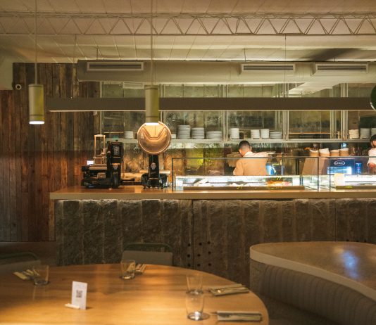 Aire Libre, un jardín urbano donde la cocina porteña respira creatividad aire libre