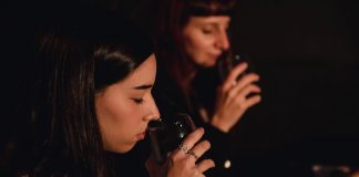 «A Ciegas Gourmet», una propuesta que combina teatro y gastronomía en plena oscuridad