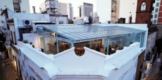 La Terraza de La Carbonera: cocina porteña al fuego y luz natural en una estructura vidriada única en la ciudad La Terraza de La Carbonera
