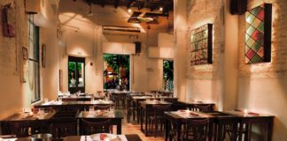 La Pizzería 1893 cumple 20 años y saca las mesas a la vereda