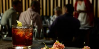 Tapas y cocktails, una buena opción para las noches de verano en la Ciudad