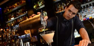 Portezuelo Bar: inmensa barra y tragos de autor