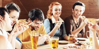 Los chefs de CookApp cocinan al aire libre en Distrito Arcos