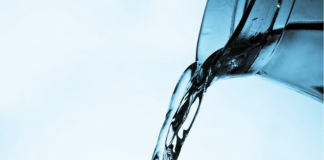 ¿Cómo saber cuánta agua debo tomar?