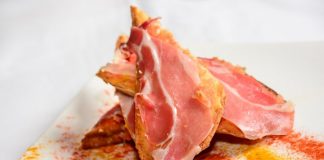 El Casal estrenó su bar de pinchos, tapas y emparedados