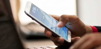 Dime cuánto smartphone usas y te diré qué pulgar tienes