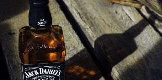 Jack Daniel’s festeja sus 150 años con la búsqueda de una barrica