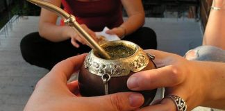 Mitos y verdades del agua: ¿tomar mate hidrata?