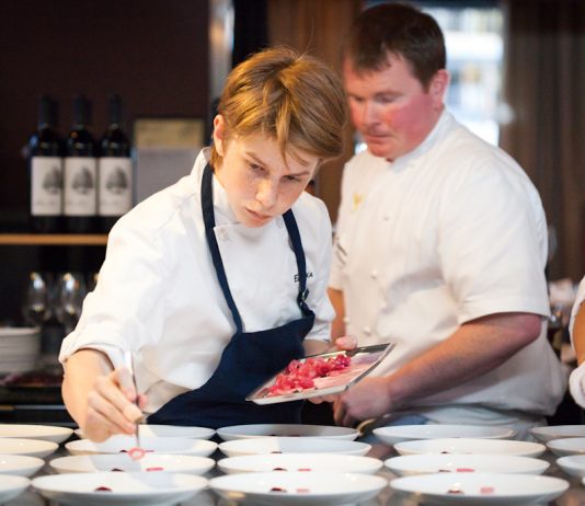 Tiene 17 años y se perfila como uno de los mejores chefs de New York