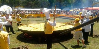 Usarán más de 1400 docenas de huevos para la fiesta del Omelette Gigante