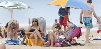 Comer en la playa: diez consejos para mantenerse saludable desconectar