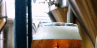 Sale la primera cerveza artesanal co-creada por 4 cerveceros argentinos