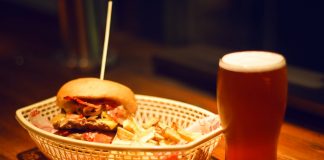 Rednecks Beer & Pork: cerveza premium y delicias en cerdo