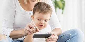 El 70% de los chicos ya usa el celular antes de los 5 años
