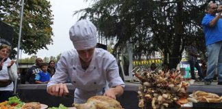 Escobar celebra la Fiesta del Pollo al Barro