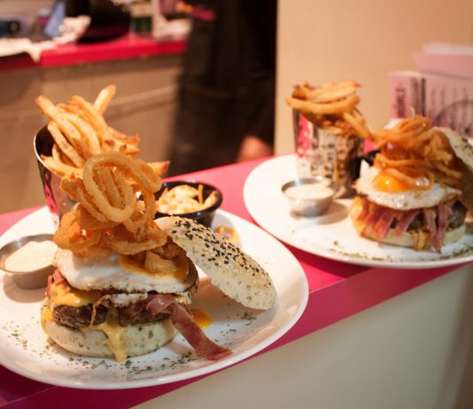 Holy Burgirls: hamburguesas con todo el poder femenino
