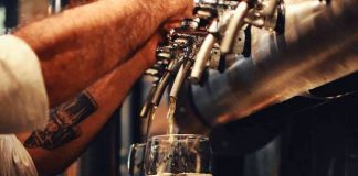 Bar Pintón: un sommelier de cervezas en Devoto