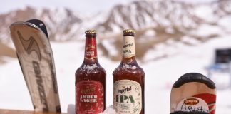 Cerveza Imperial se ofrece como la recompensa después de un día de Ski