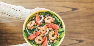 Ensalada de langostinos: una receta fresca y deliciosa para disfrutar en verano