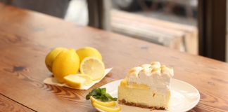 Receta de Cheesecake con Curd de limón: un postre fresco ideal para el verano